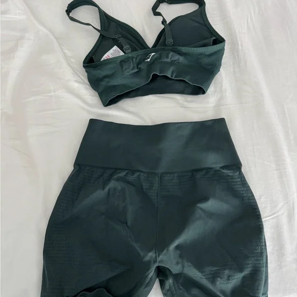 Gymshark Black Seamless Sports Bra and High-Waist Shorts Set - Picture 2 of 4